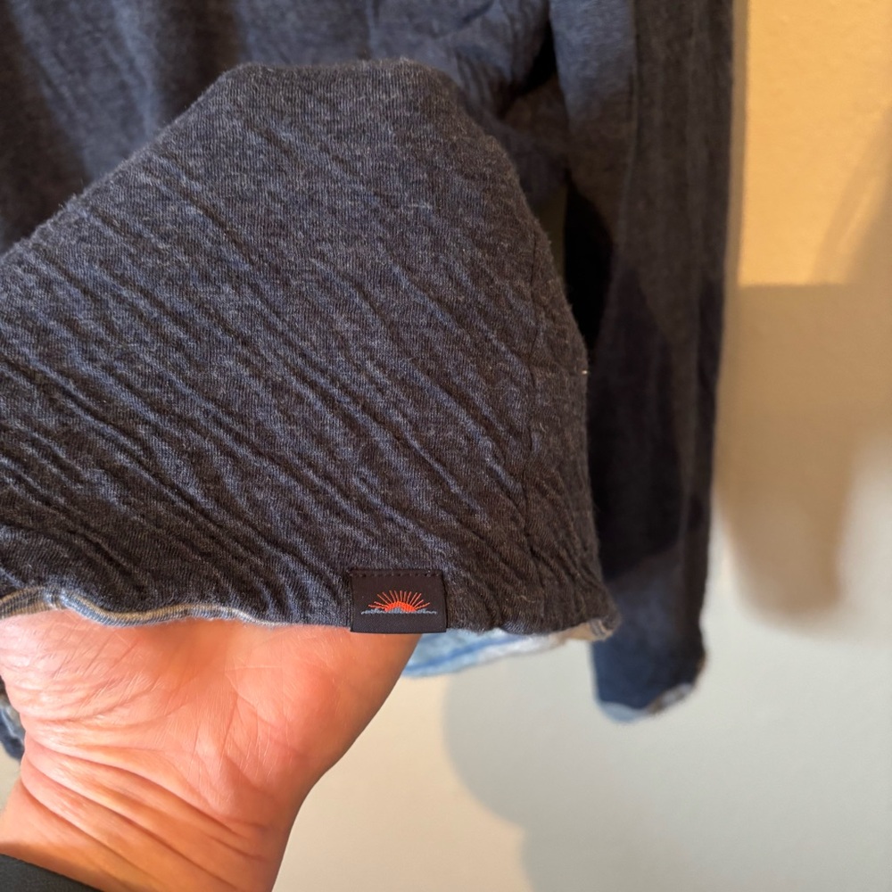 Faherty Cloud Reversible Crew - image 5